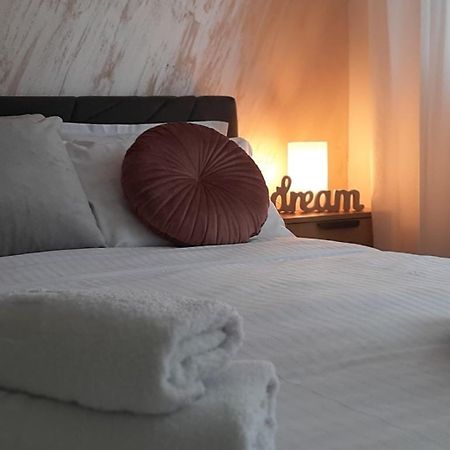 Apartman Kristal Сремська Митровиця Екстер'єр фото