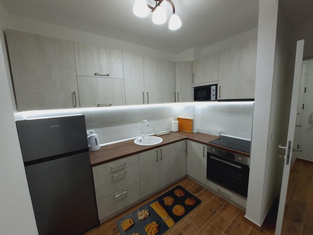 Apartman Kristal Сремська Митровиця Екстер'єр фото