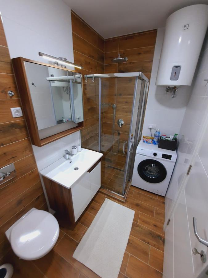 Apartman Kristal Сремська Митровиця Екстер'єр фото