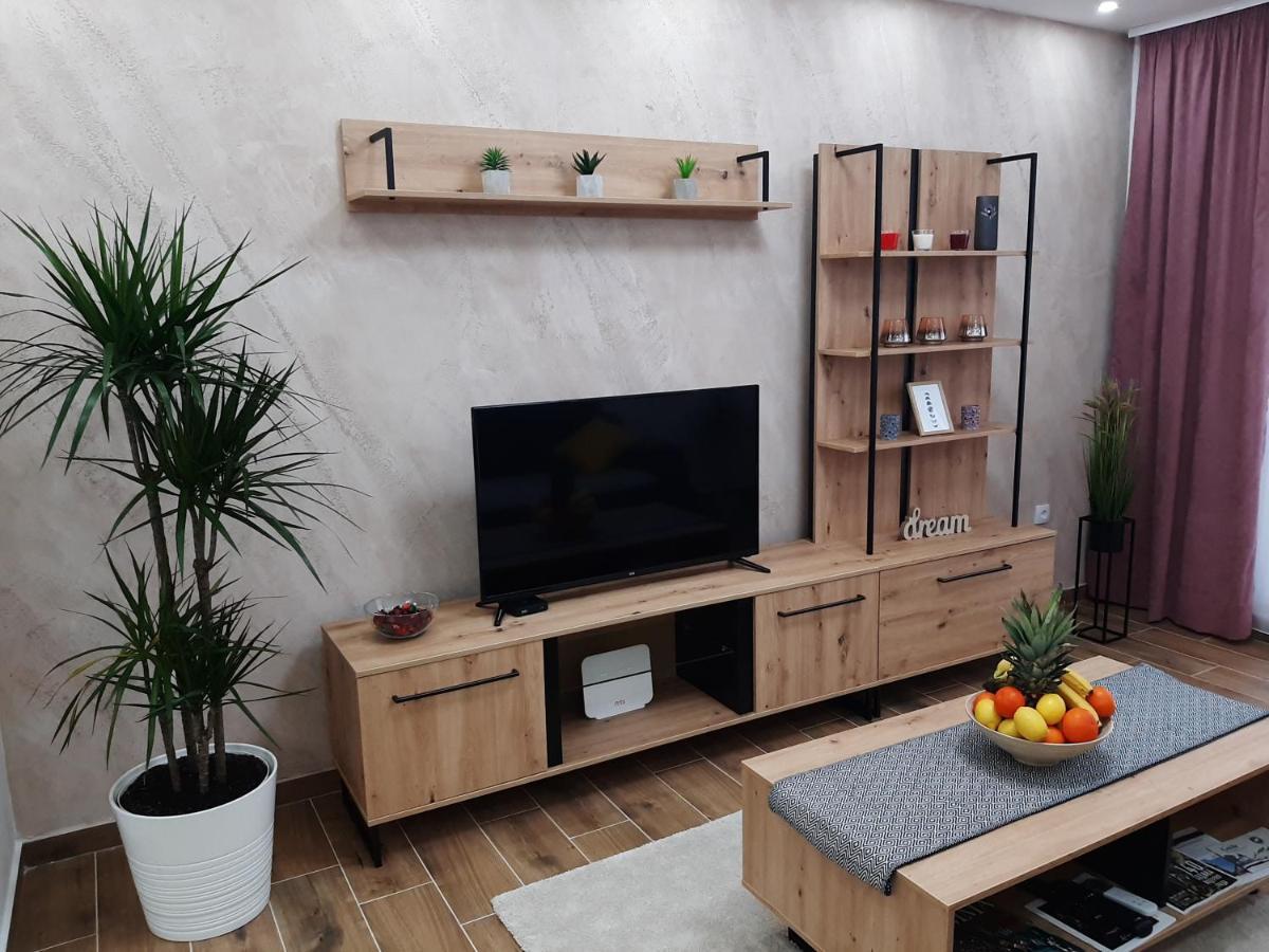 Apartman Kristal Сремська Митровиця Екстер'єр фото