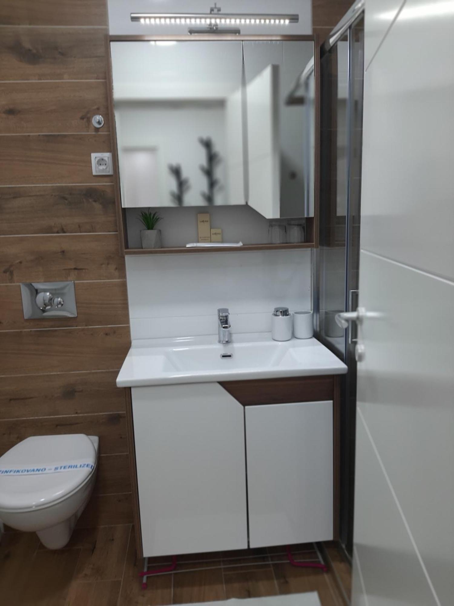 Apartman Kristal Сремська Митровиця Екстер'єр фото