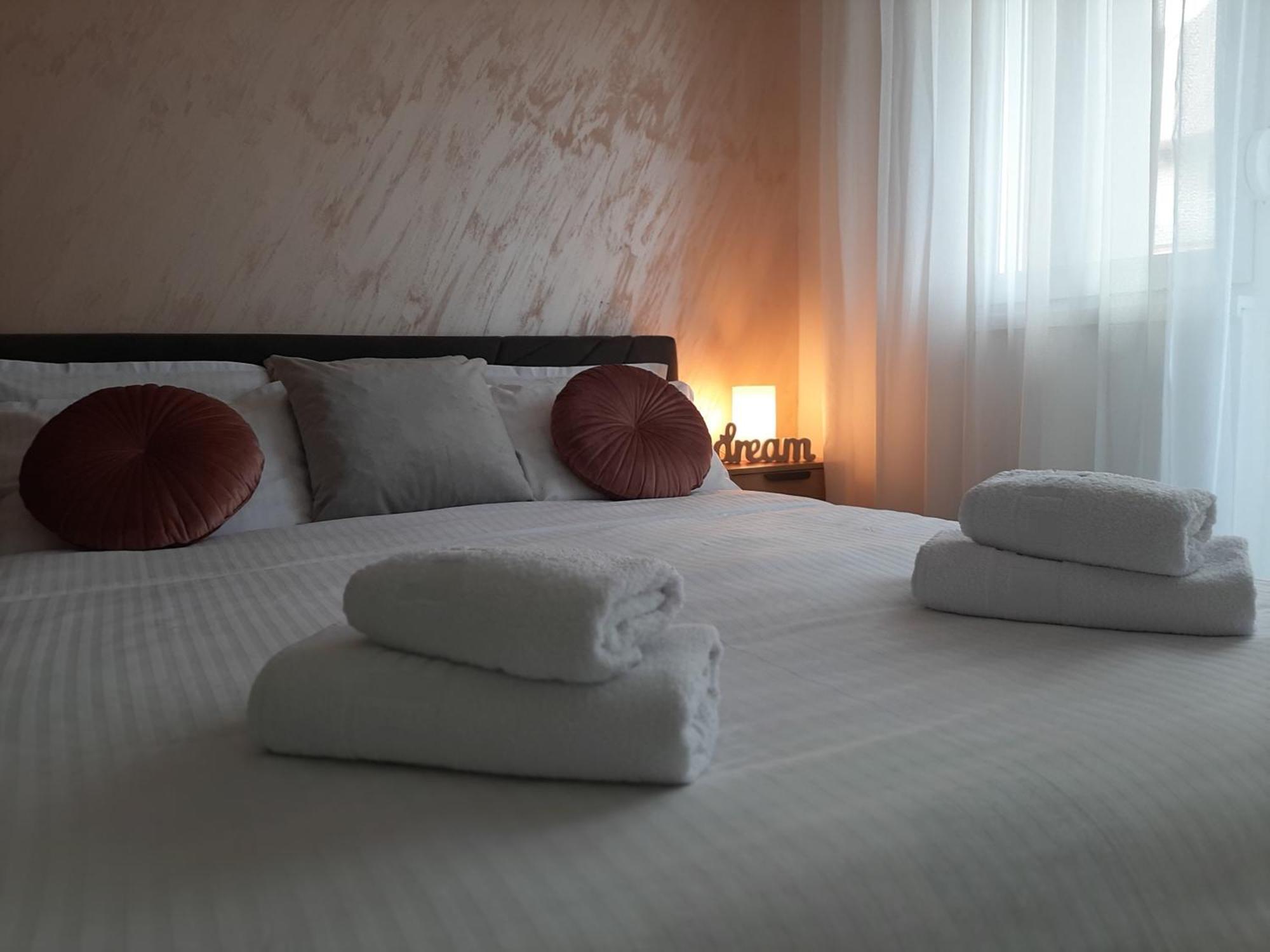 Apartman Kristal Сремська Митровиця Екстер'єр фото